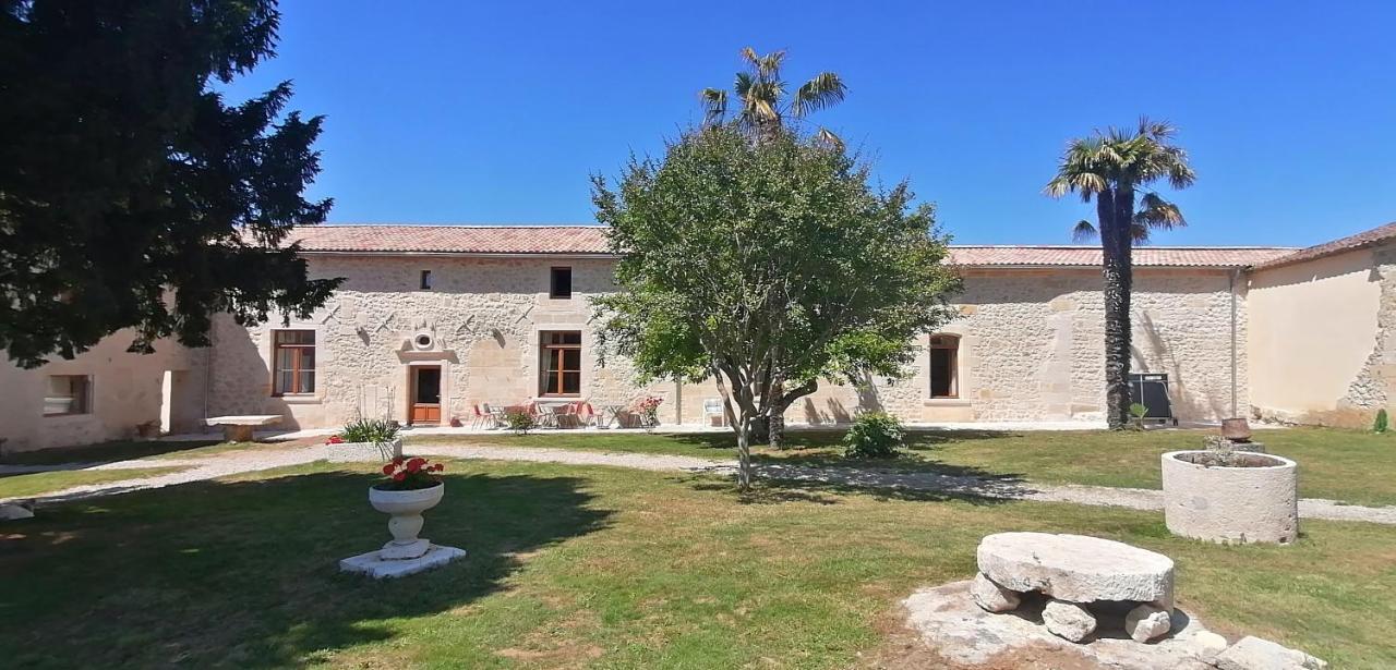 Domaine De Gaia, Piscine, Petanque, Ping Pong, Proche Saint-Emilion Bed & Breakfast Guillac  Exterior photo